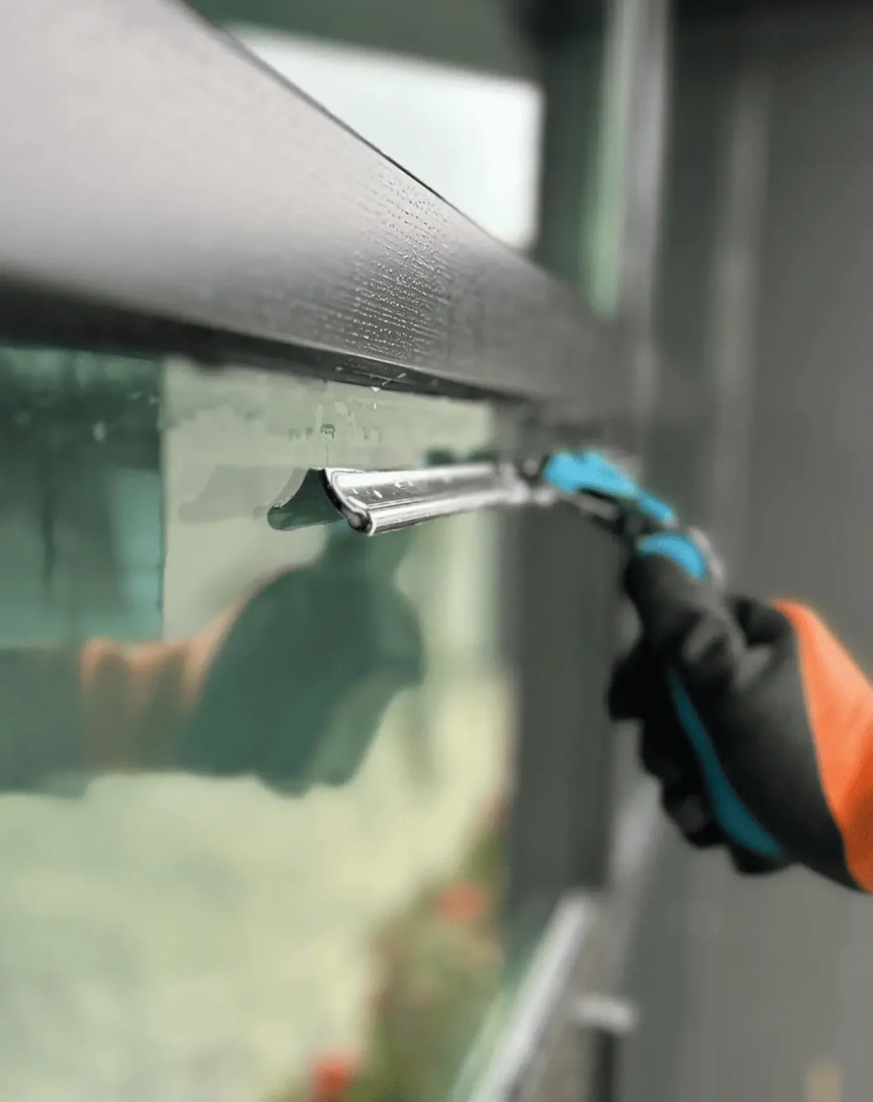 how to clean extremely dirty windows