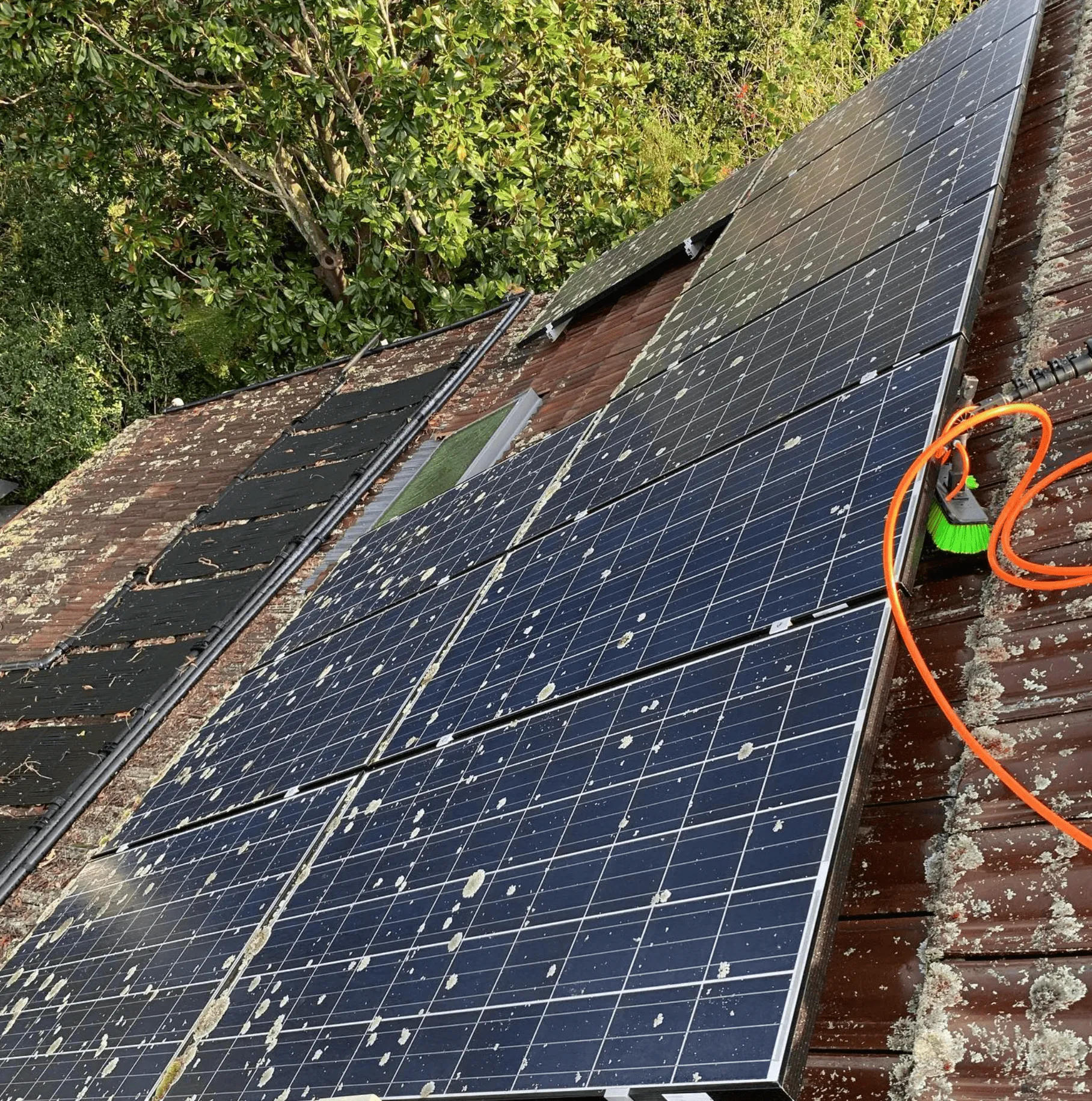 do you have to turn off solar panels before cleaning
