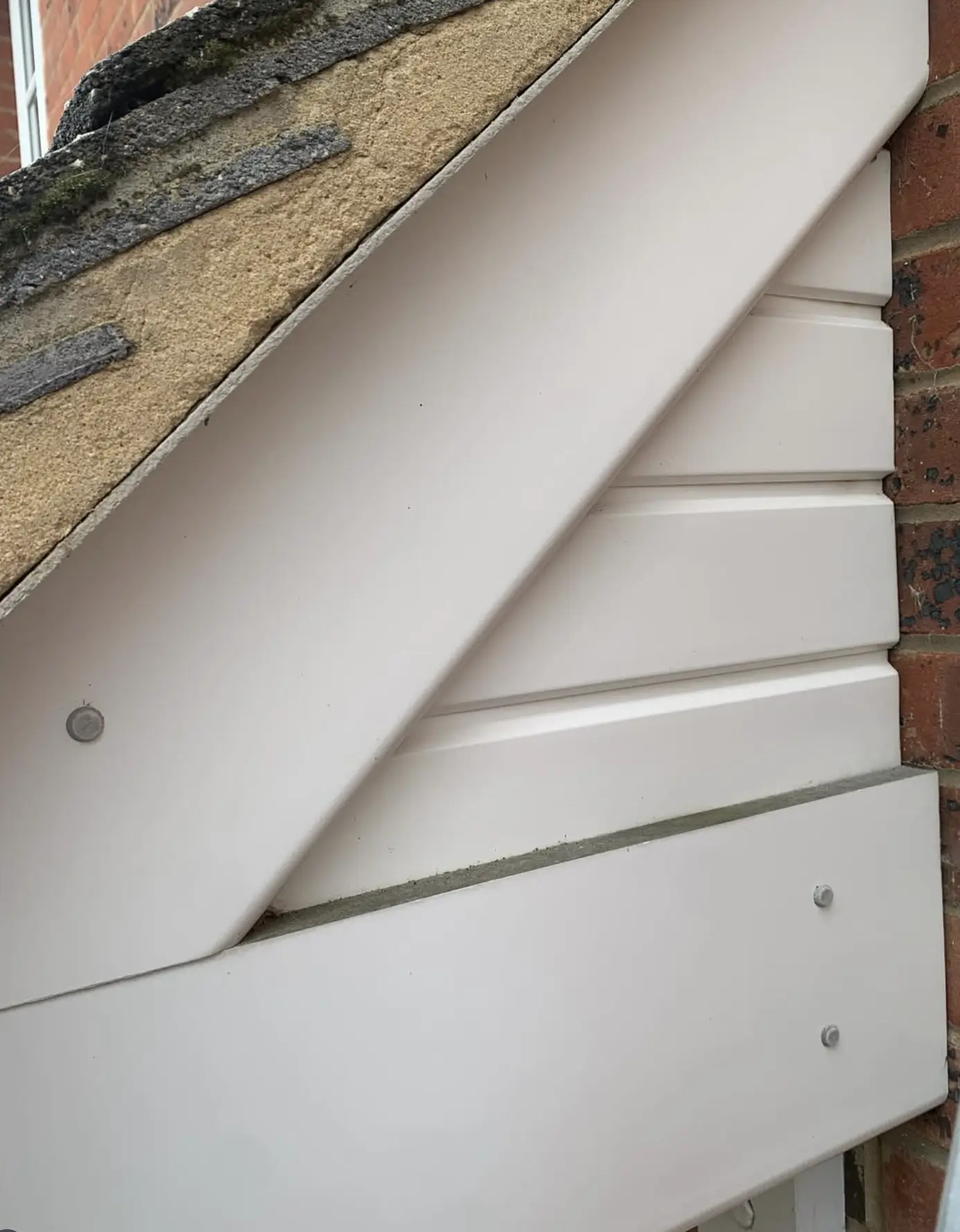 how to clean fascia boards