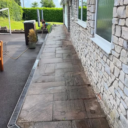 gutter cleaning with vacuum