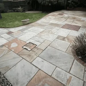 cleaning-outdoor-tiles-with-pressure-washer.webp