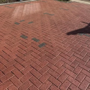 concrete-driveway-cleaning-melbourne-2.webp