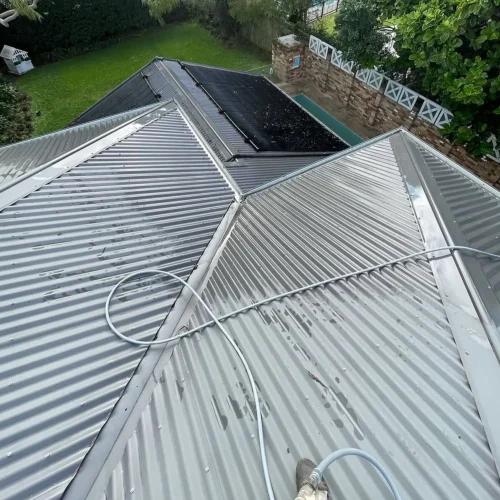 gutter-cleaning-services-in-Melbourne.webp