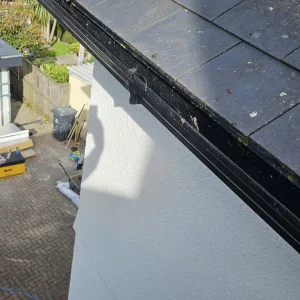 gutter-vacuum-cleaning-with-no-mess.webp