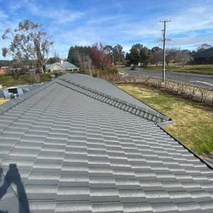 high-pressure-cleaning-roof-tiles-scaled.webp