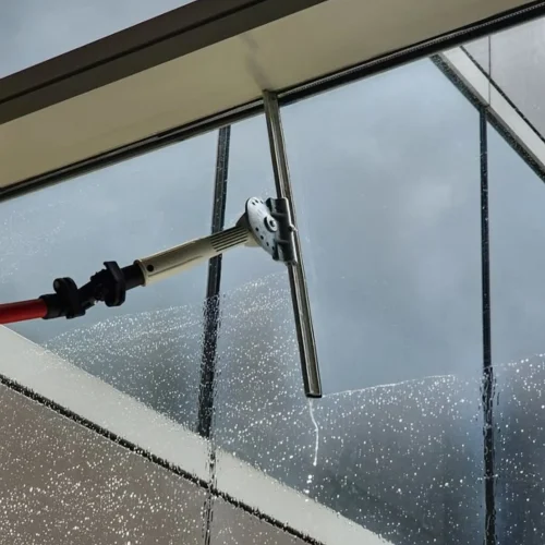 high-rise glass cleaning
