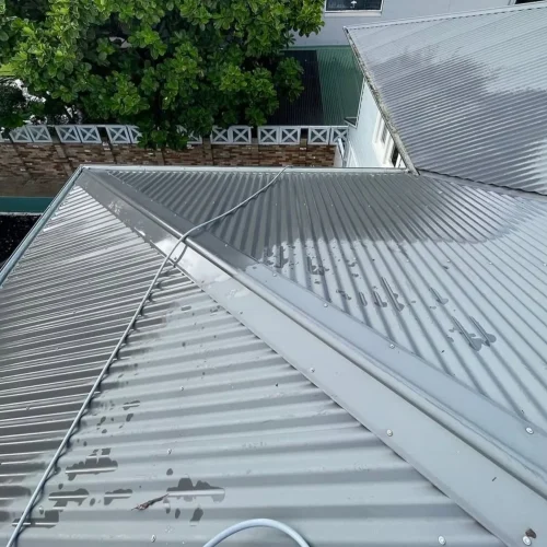 high rise gutter cleaning