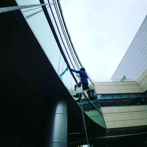 high-rise-window-cleaning-south-melbourne.webp