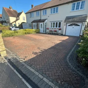 pressure cleaning driveway