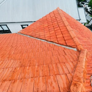 pressure cleaning roof
