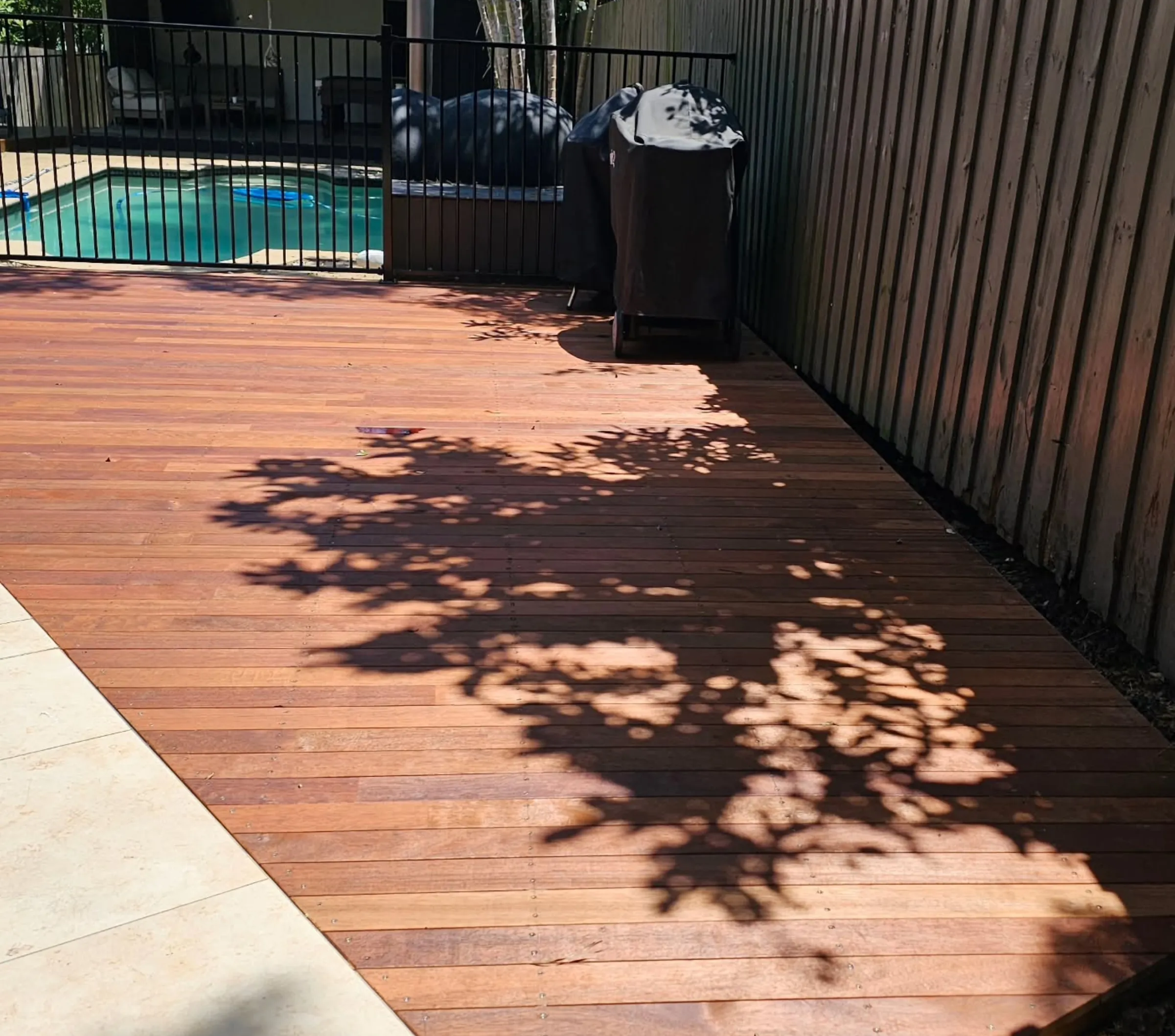how to oil a deck