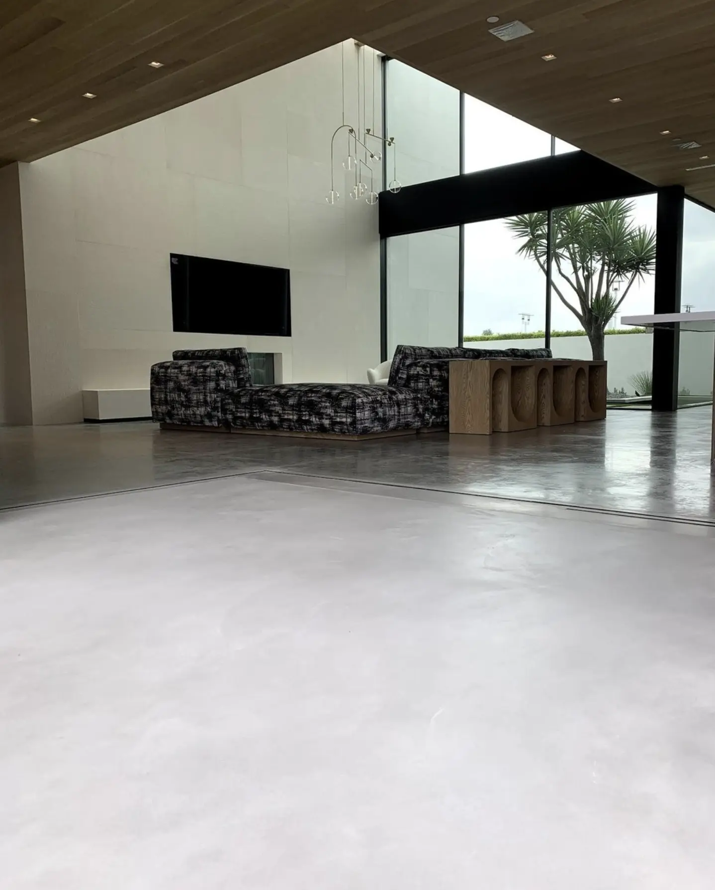 cleaning interior concrete floors
